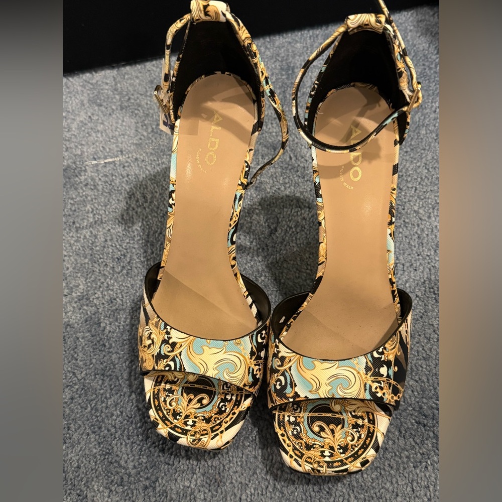 CLOSET CLEANOUT SALE Aldo Strappy ankle strap Heels gold chain blue tan sexy 9 - Picture 7 of 9